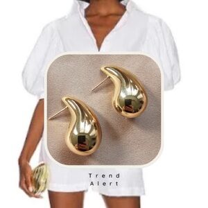 Trendy gold drop earrings